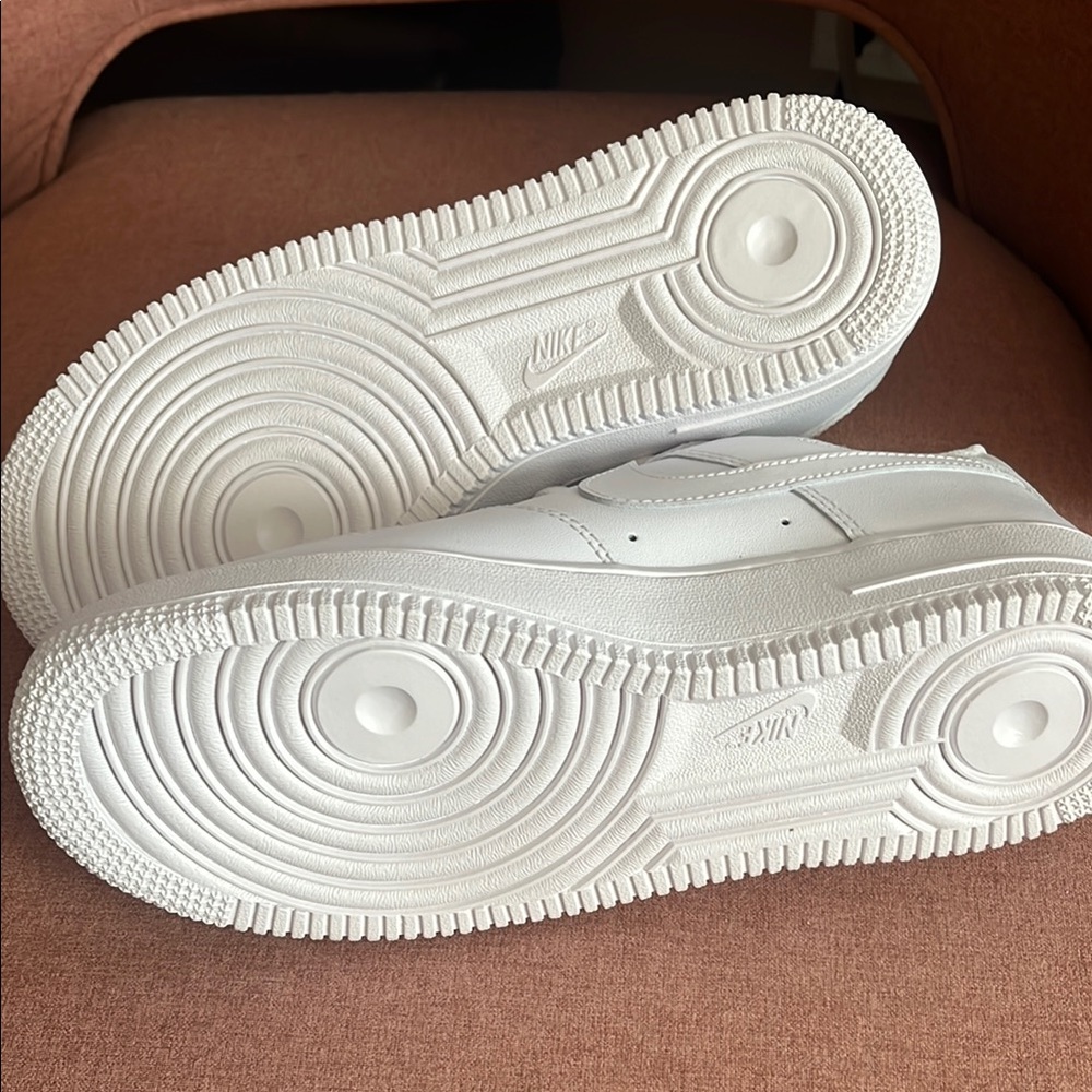 Women’s Nike Air Force 1 White Sneakers - Picture 5 of 5